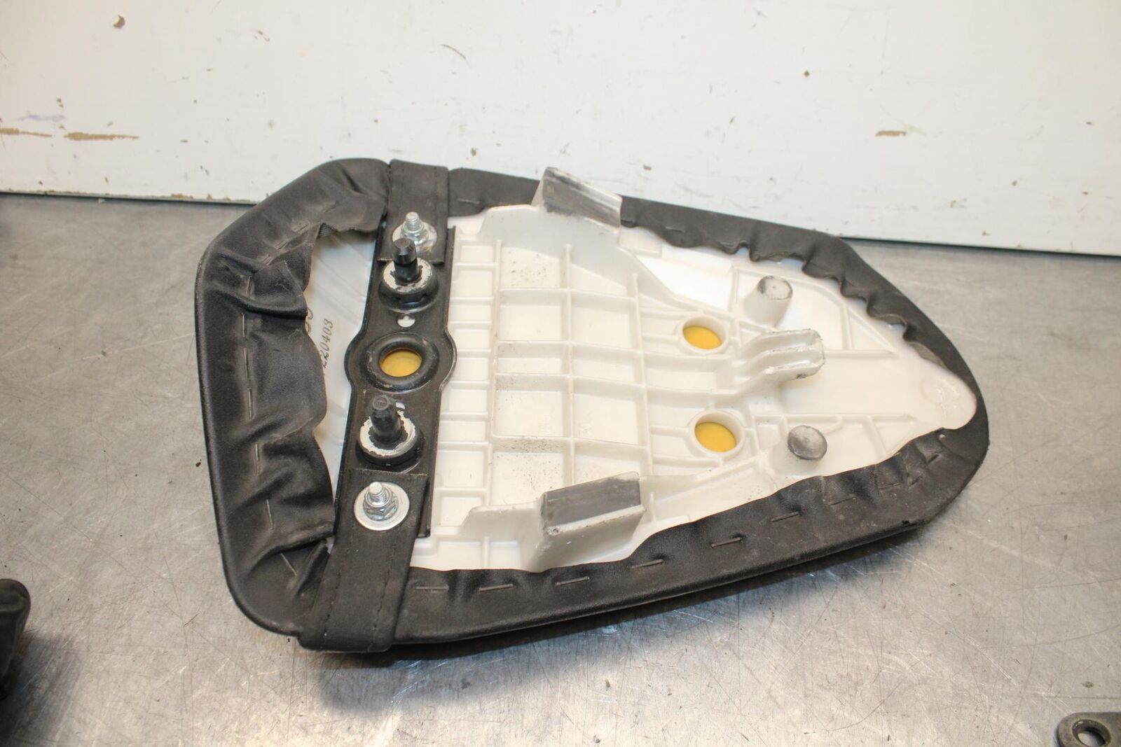 09-12 KAWASAKI NINJA ZX6R REAR BACK PASSENGER TANDEM SEAT SADDLE PILLION BB617