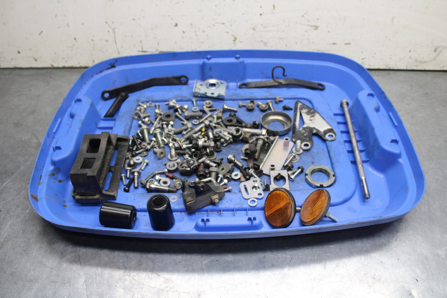 24 KAWASAKI NINJA 500 ABS MOUNTING BOLTS HARDWARE MOTOR SCREWS BB744