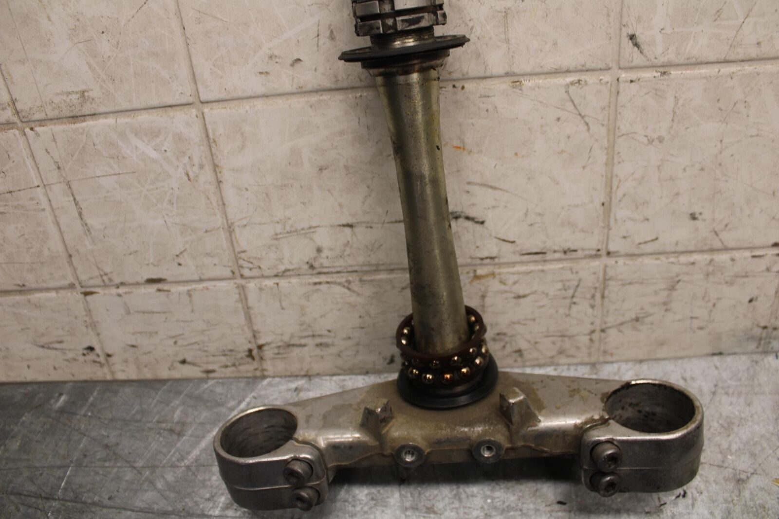 2003 Yamaha YZF R6 FORKS CLAMP LOWER TRIPLE TREE STEM 5SL-23340-00-00 BB539