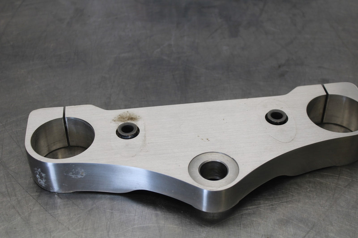 07 SUZUKI BOULEVARD M50 FORKS UPPER TRIPLE TREE CLAMP BB897