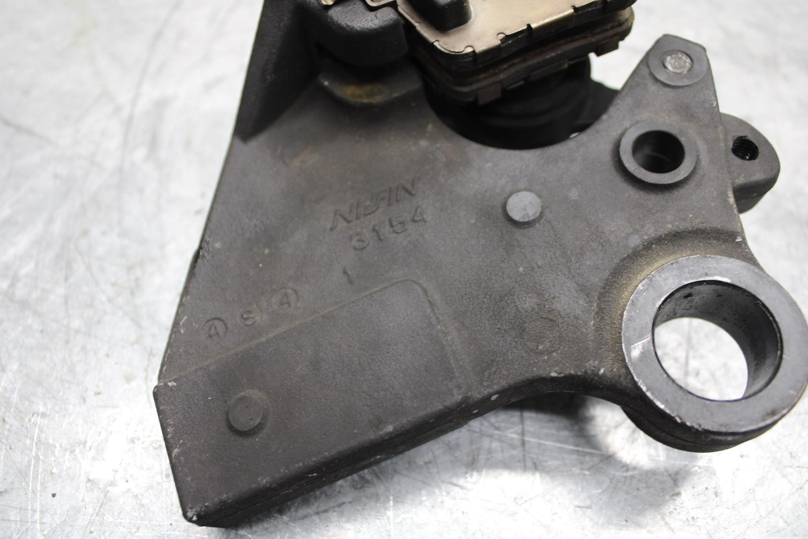 11-15 KAWASAKI ZX1000R REAR BACK BRAKE CALIPER W MOUNT BRACKET BB445