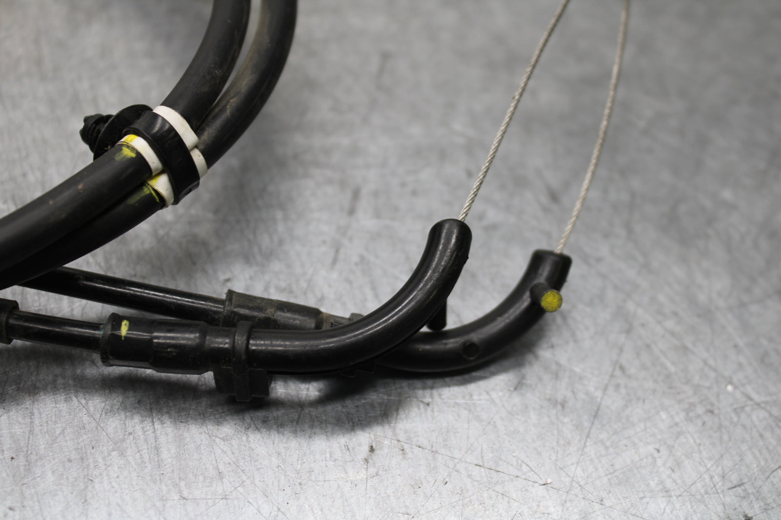 19-21 YAMAHA YZF R3 THROTTLE CABLES LINES BB121