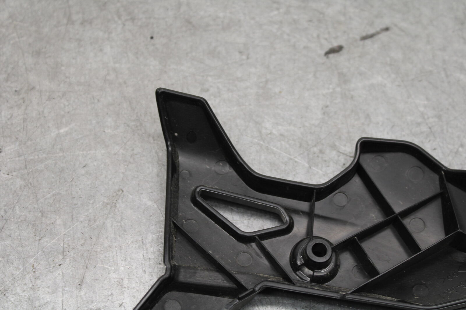 18-23 KAWASAKI NINJA 400 RIGHT LOWER FRAME COVER FAIRING COWL BB660