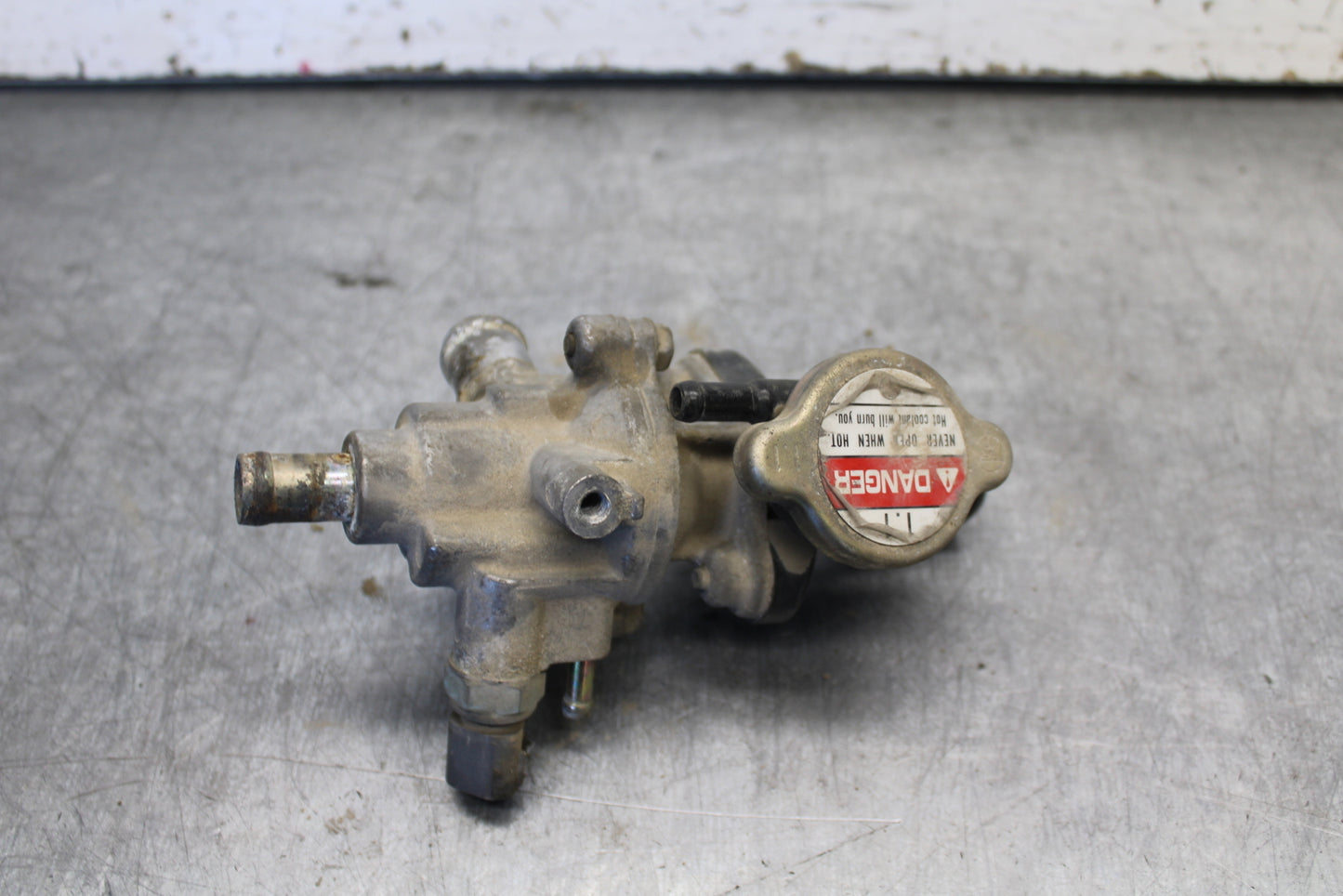 02-04 HONDA VTX1800S THERMOSTAT W HOUSING ASSEMBLY BB712