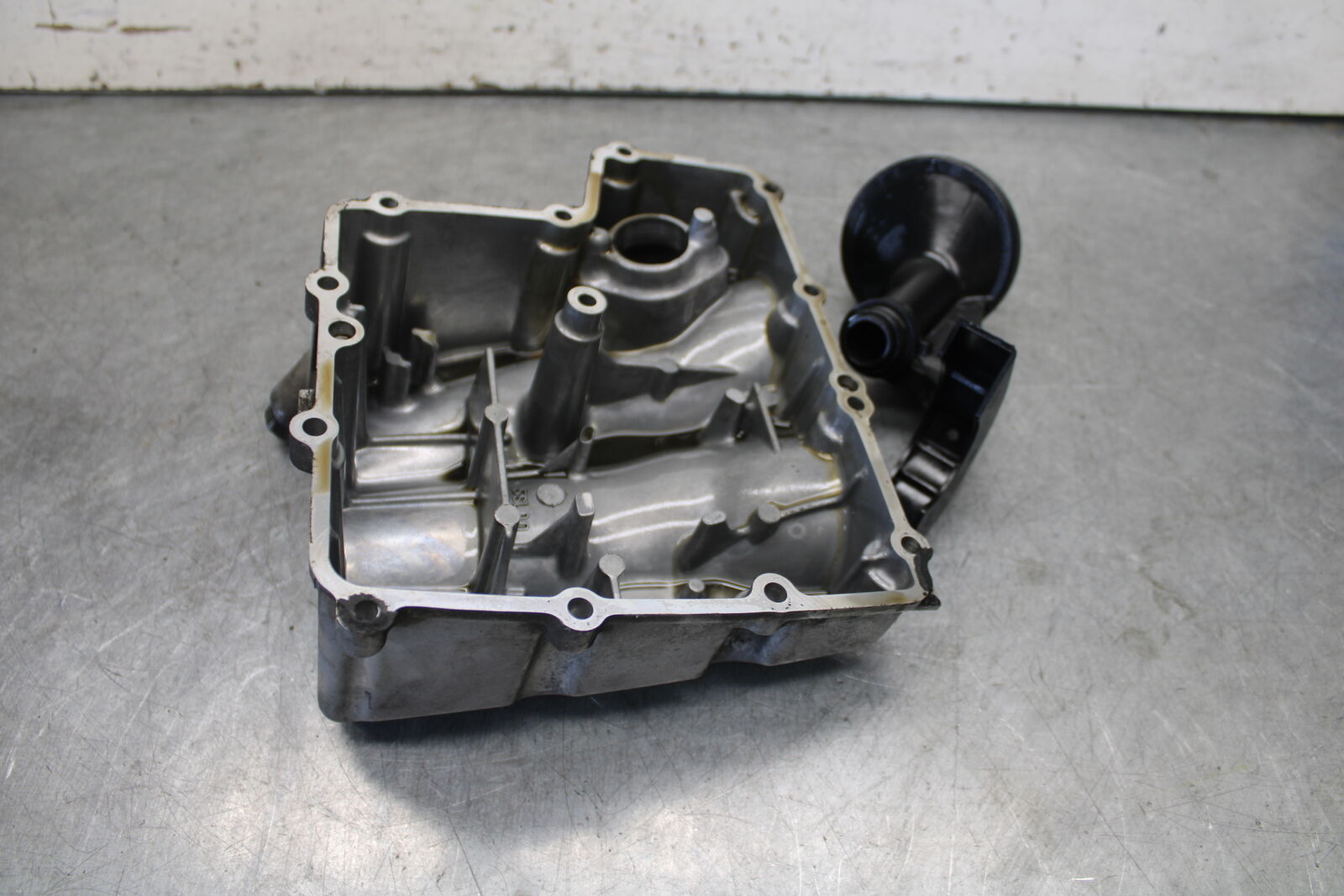 08-09 YAMAHA YZF R6S ENGINE MOTOR BOTTOM OIL PAN COVER  BB690