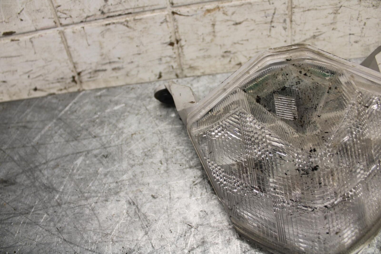 2009 Kawasaki Ninja ZX6R ZX600R   TAILLIGHT BACK BRAKE LIGHT 23025-0059 BB538