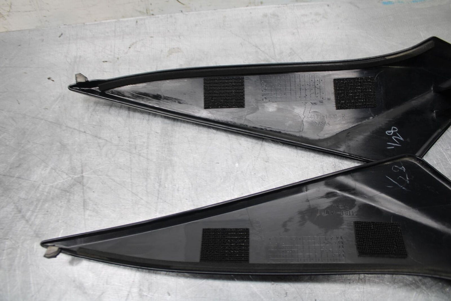 11-21 SUZUKI GSXR750 GAS FUEL TANK PANELS COVERS TRIM SET COWLS  BB492