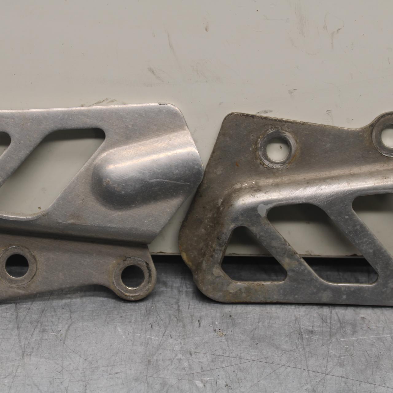 1988 Yamaha FZ600 LEFT RIGHT REARSET REAR SET HEEL GUARD COVER  BB601