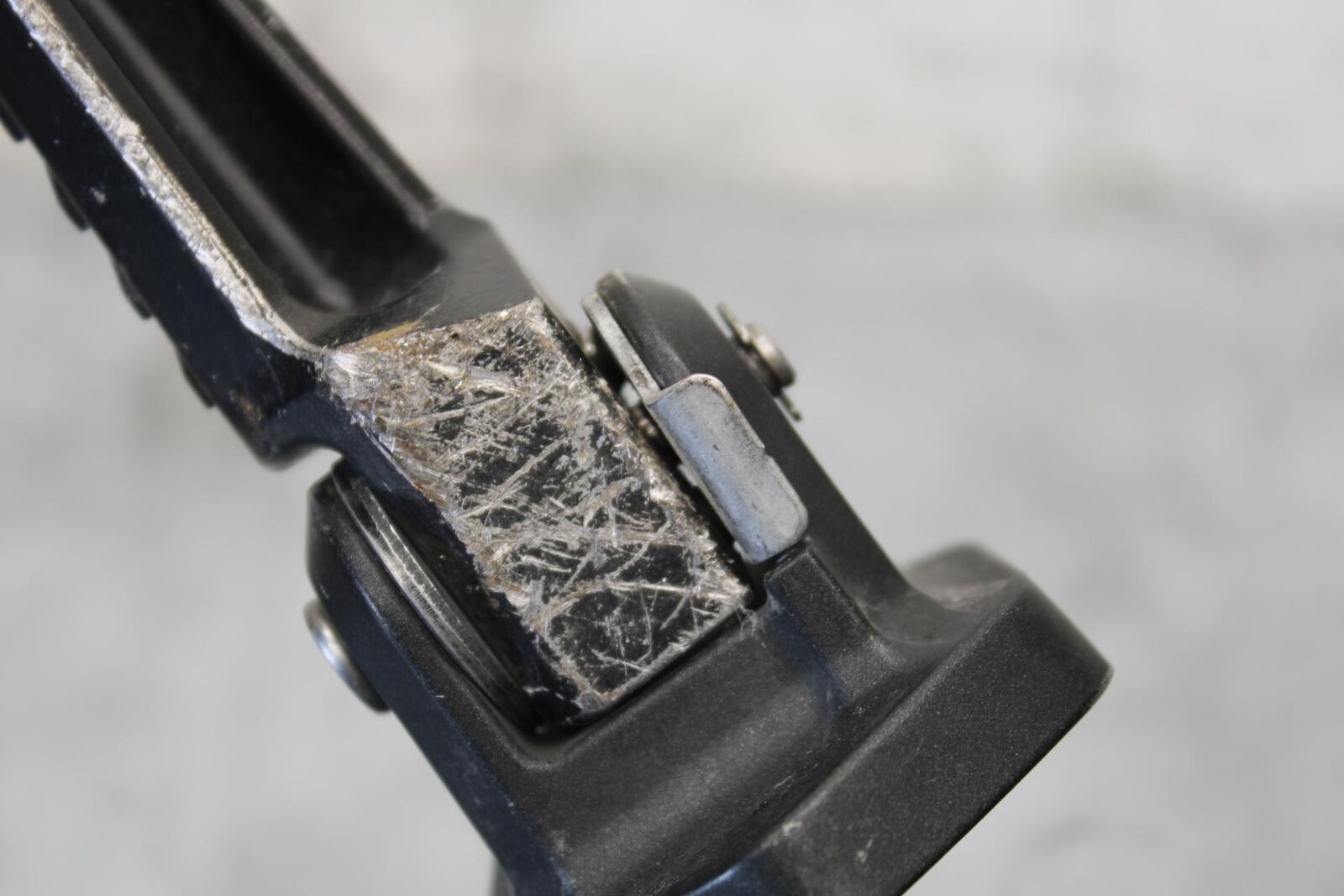 2011 Kawasaki Ninja ZX10R ZX1000K ABS LEFT REAR PASSENGER PEG 34028-0094  BB555