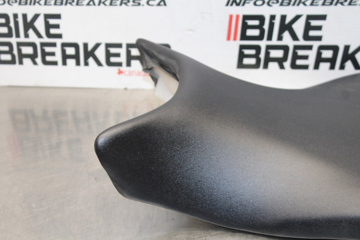 07 SUZUKI GSXR1000 FRONT DRIVERS SEAT PAD SADDLE PILLION BB770