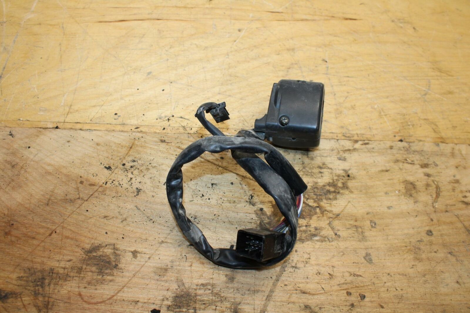 04-05 KAWASAKI NINJA ZX10R LEFT CLIP ON HANDLE HORN SIGNALS SWITCH BB322