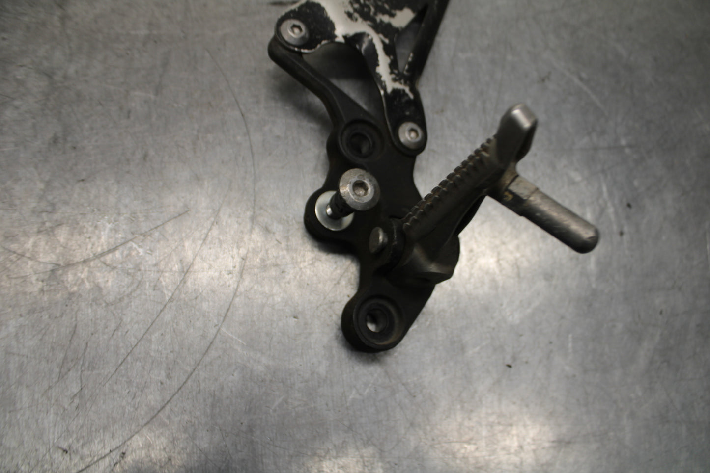 24 KAWASAKI NINJA 500 ABS LEFT REARSET REAR SET DRIVER FOOT PEG REST STOP BB744