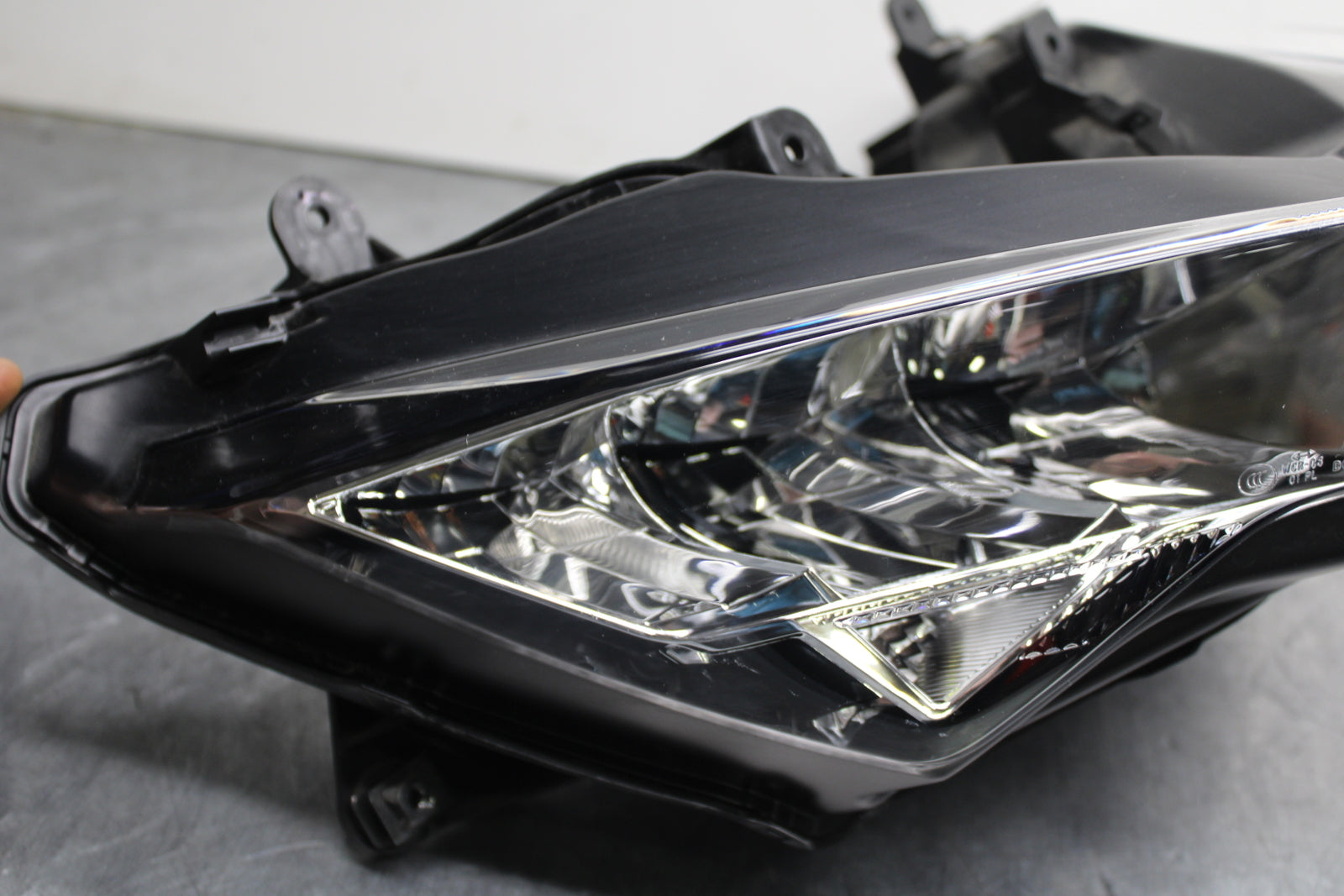 19-23 KAWASAKI NINJA ZX6R FRONT HEADLIGHT HEAD LIGHT LAMP BB749