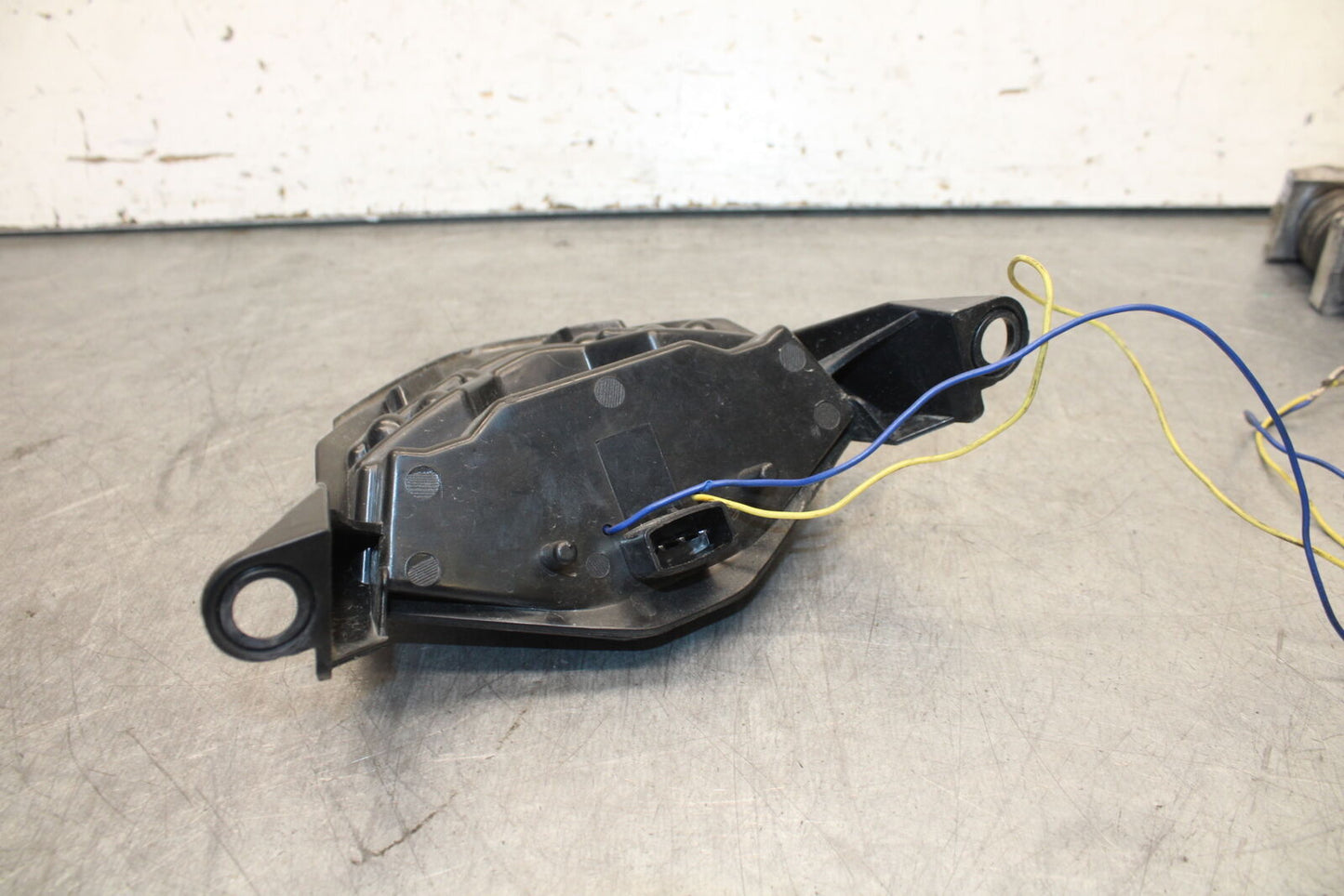 09-12 KAWASAKI NINJA ZX6R AFTERMARKET REAR TAIL TAILLIGHT BACK BRAKE LIGHT BB698