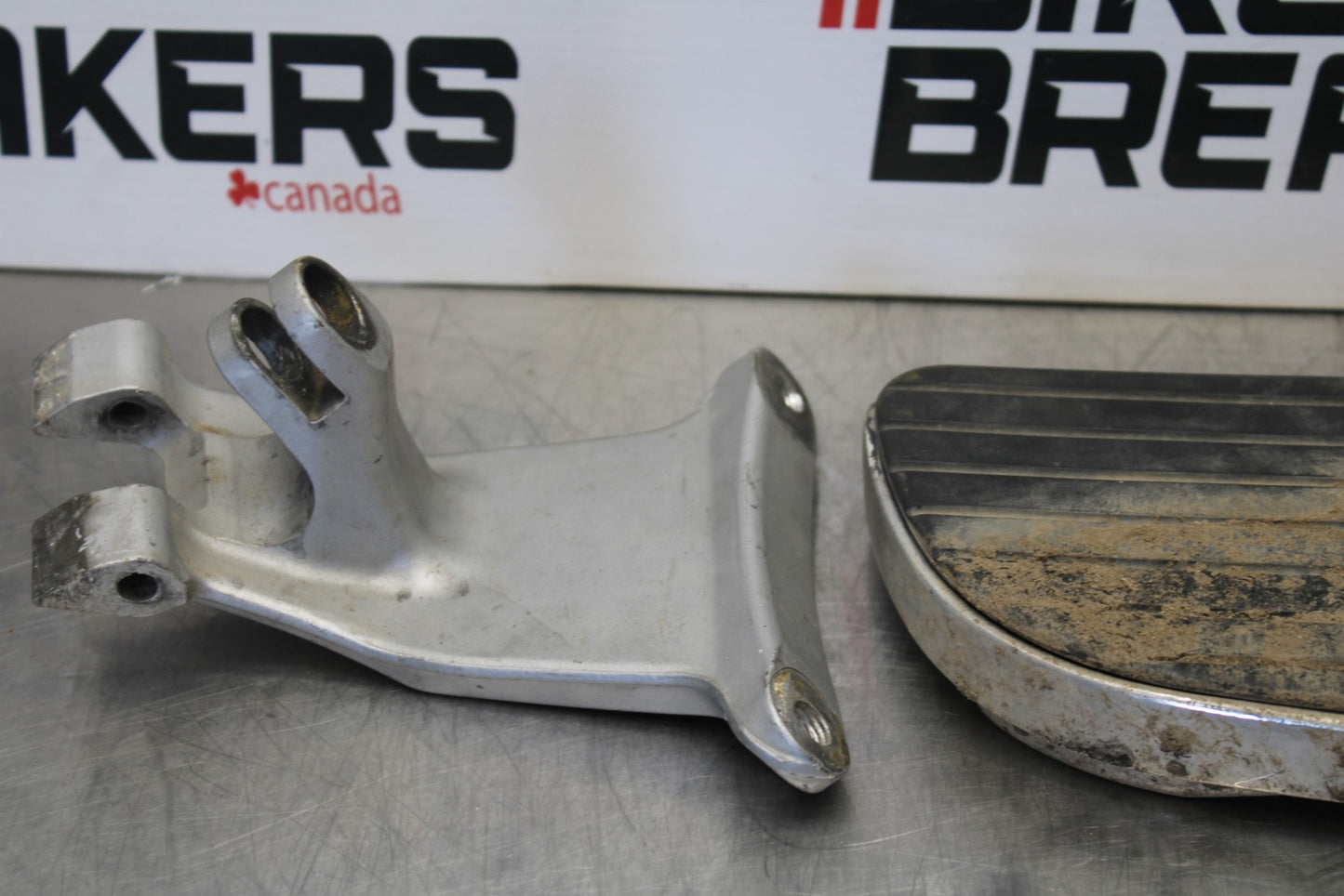 05-06 VICTORY KINGPIN DELUXE LEFT FRONT FOOT REST PEG STEP BB195