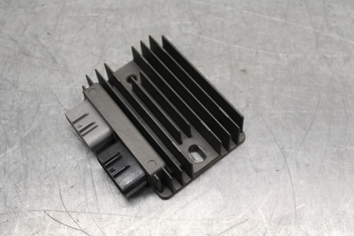 21-24 APRILIA TUONO 660 FACTORY RECTIFIER VOLTAGE REGULATOR BB733