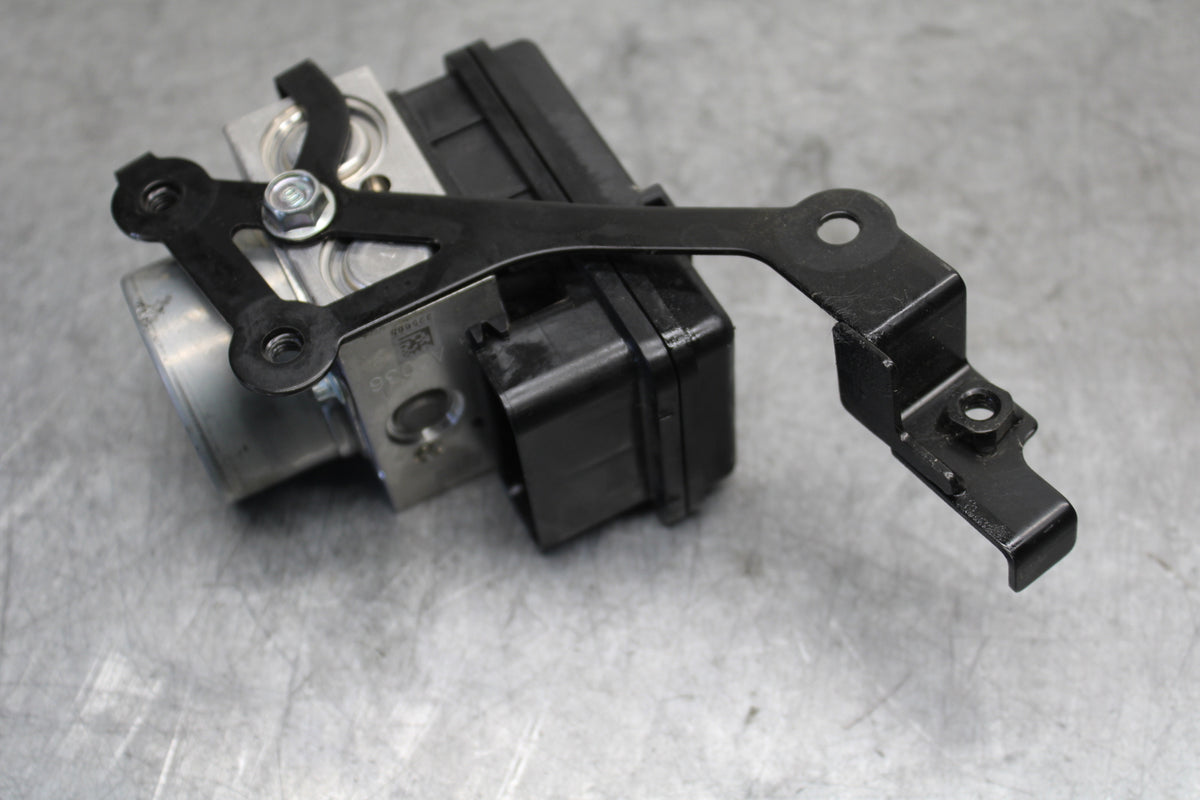 22-24 YAMAHA XSR900 ABS PUMP UNIT MODULE BB683
