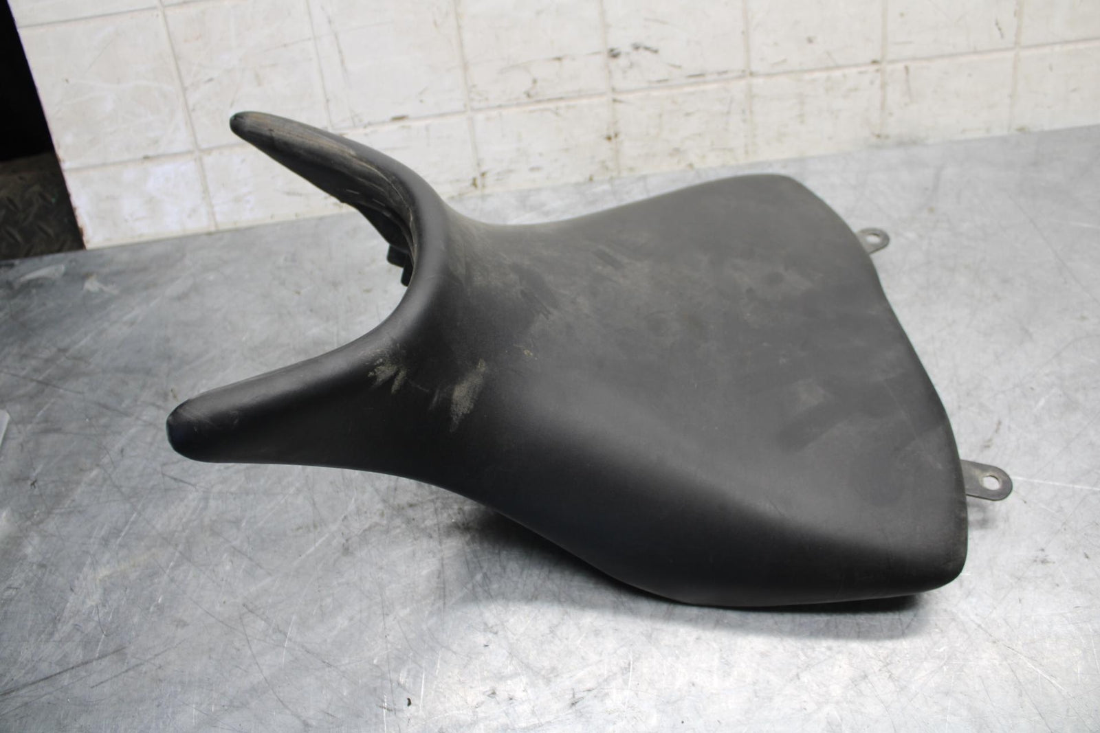 2015 Yamaha YZF R3 FRONT DRIVERS SEAT PAD SADDLE PILLION 1WD-F4710-00-00 BB526