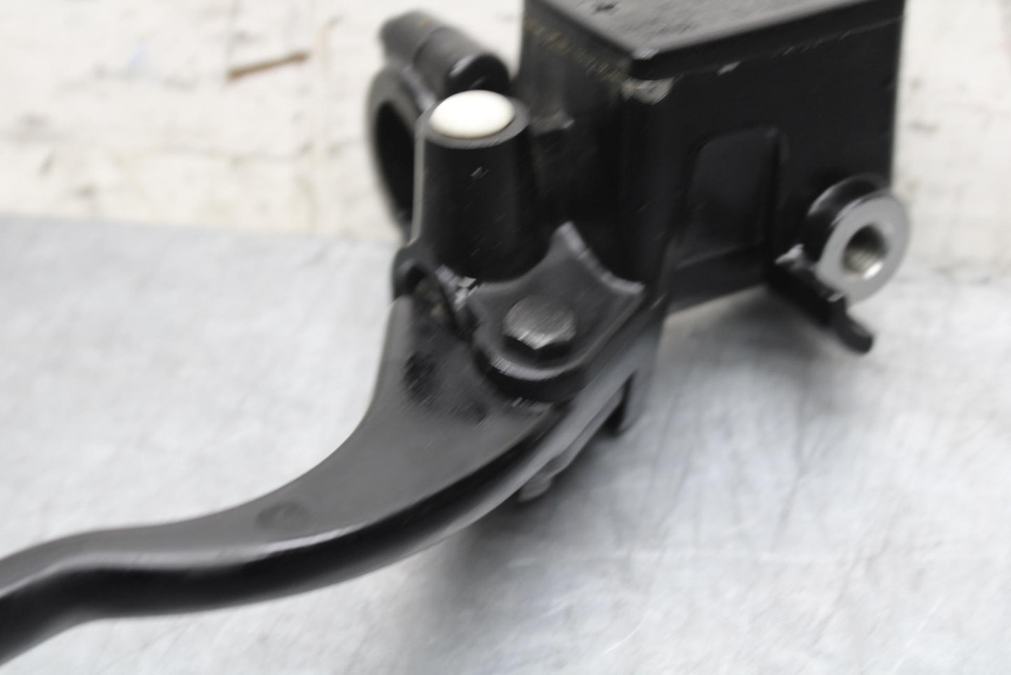 2015 Kawasaki Ninja 300 EX300 FRONT BRAKE MASTER CYLINDER w/ LEVER BB61