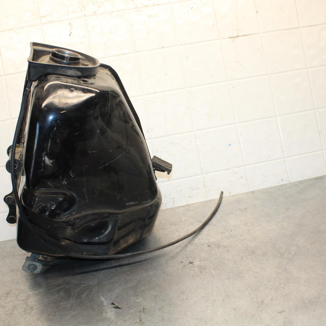 89-90 YAMAHA FZR600 GAS TANK FUEL CELL PETROL RESERVOIR 3HE-24110-10-00 BB76