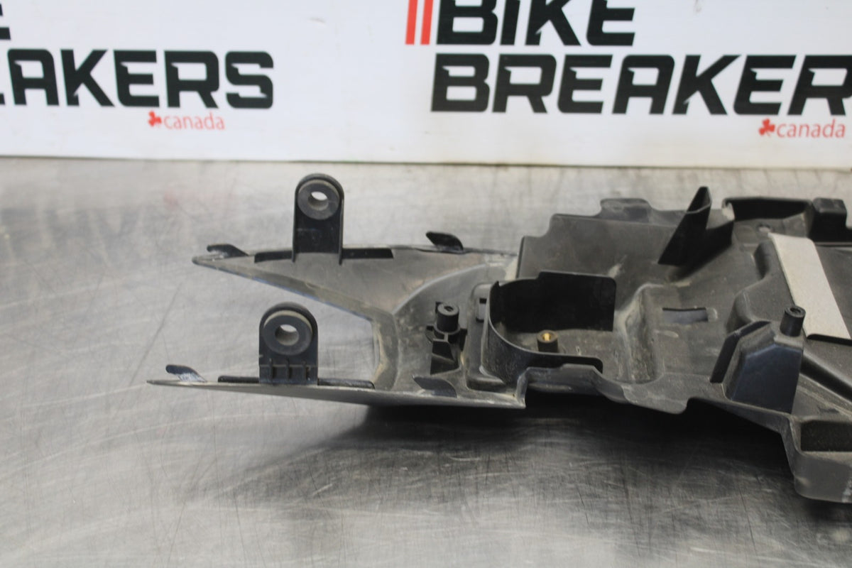 18 SUZUKI GSXR1000 REAR BACK TAIL UNDERTAIL FAIRING COWL FENDER BB00