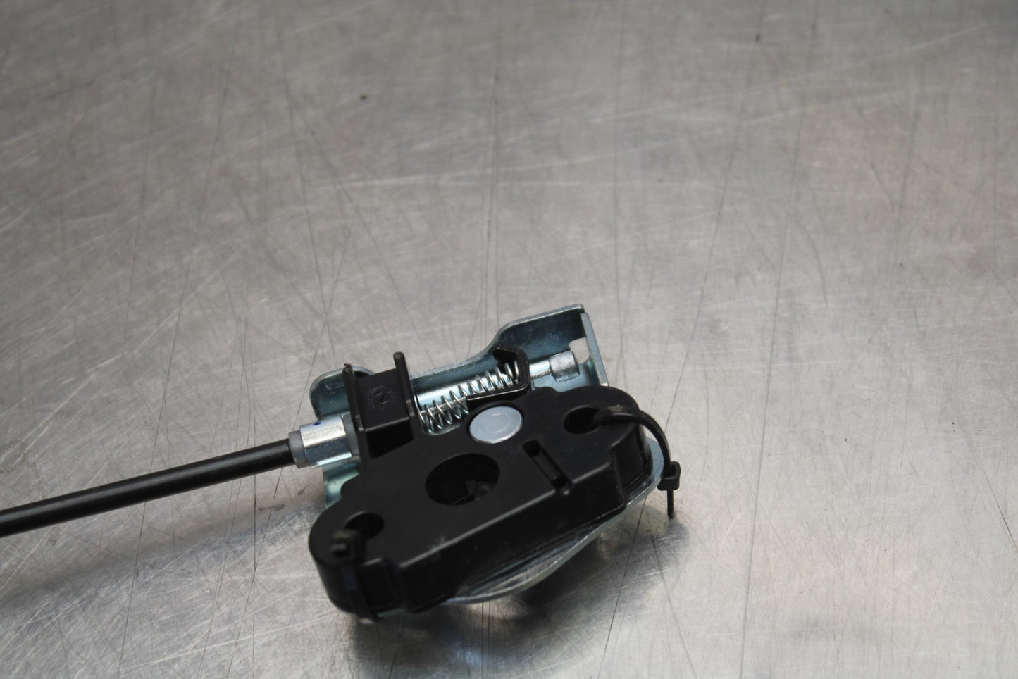 24-25 KAWASAKI NINJA ZX4R REAR PASSENGER SEAT LATCH LOCK ASSEMBLY BB610