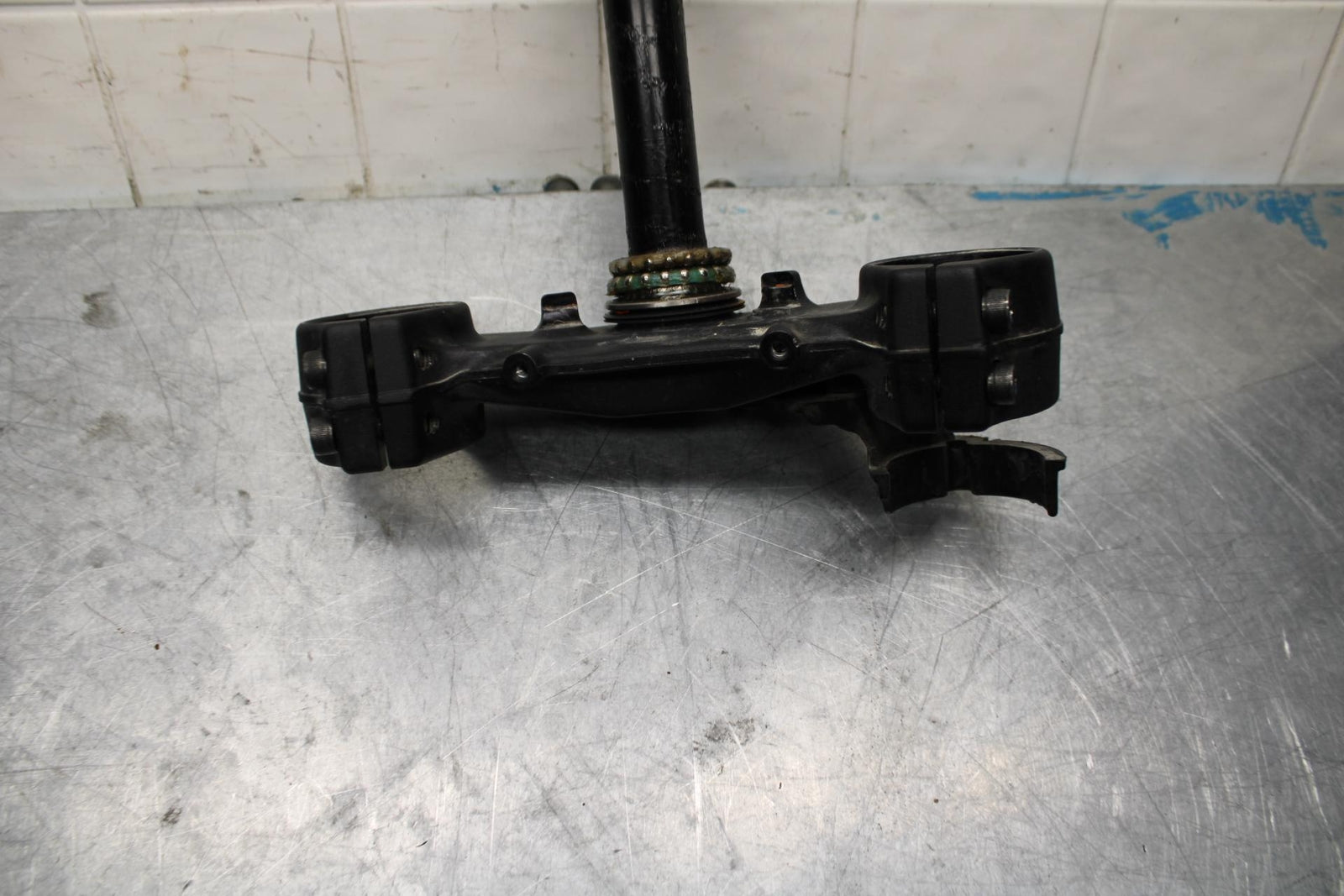 18 KTM RC 390 FRONT FORKS CLAMP LOWER TRIPLE TREE STEM BB442