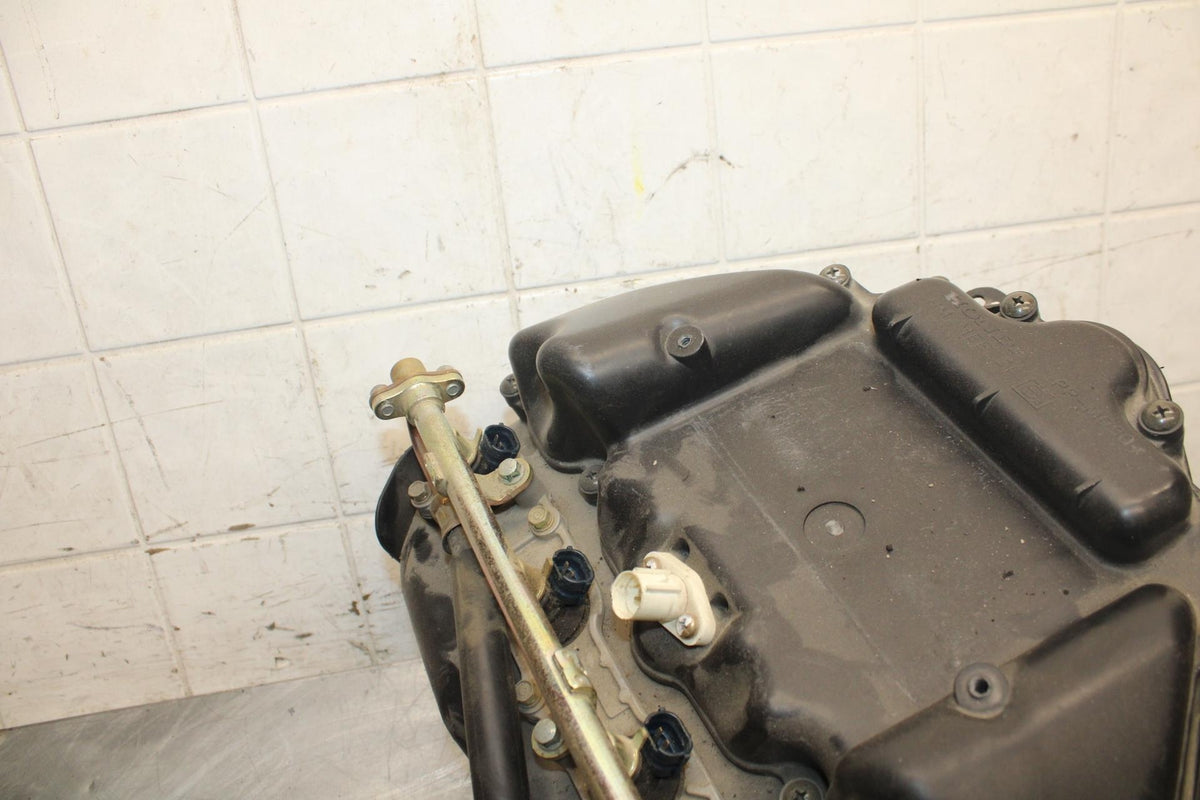 2003 Honda CBR600RR AIRBOX INTAKE FILTER BOX 17221-MEE-D00 17232-MEE-000 BB511
