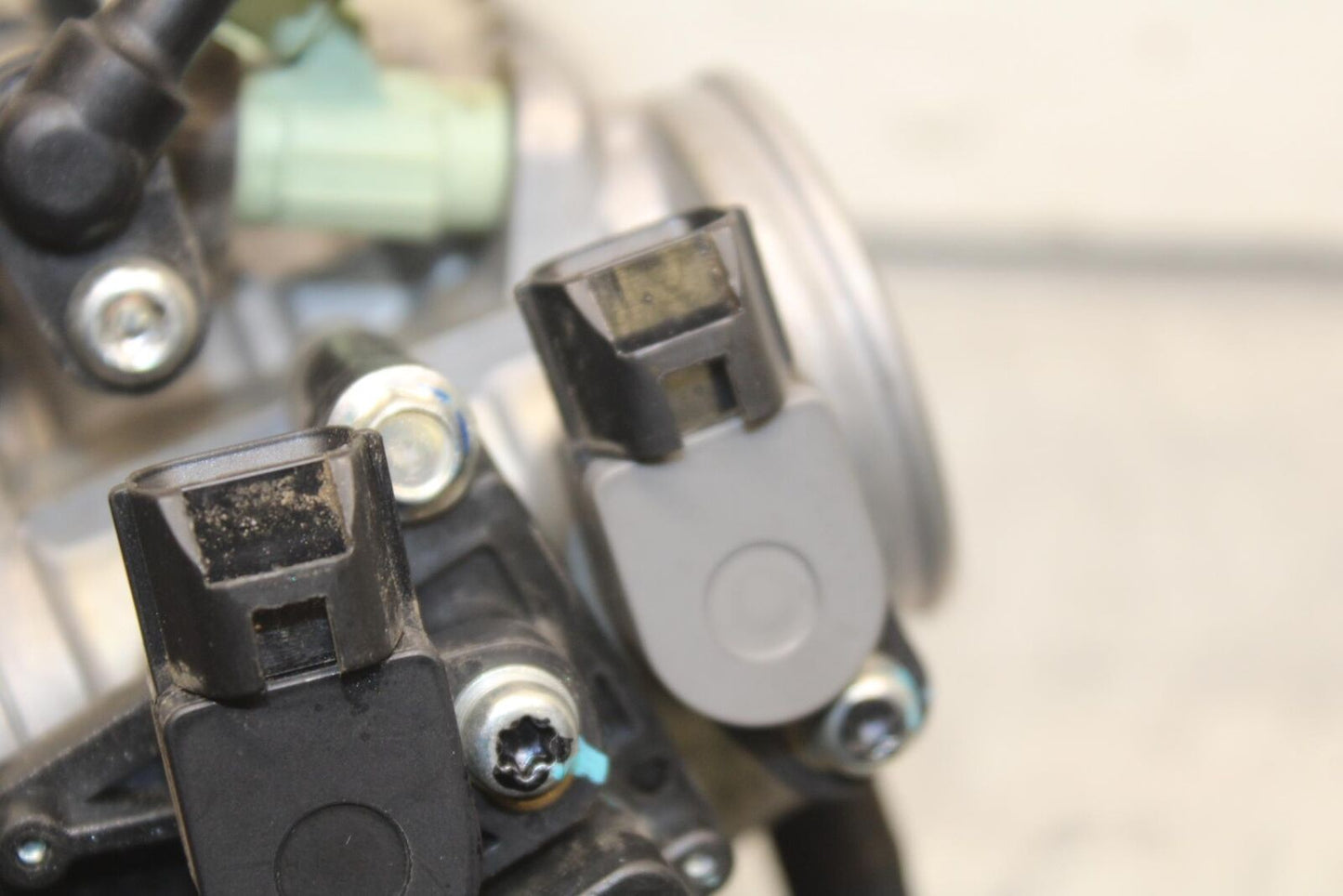 12-17 KAWASAKI ER-6N Z650 MAIN FUEL INJECTORS / THROTTLE BODIES BB607