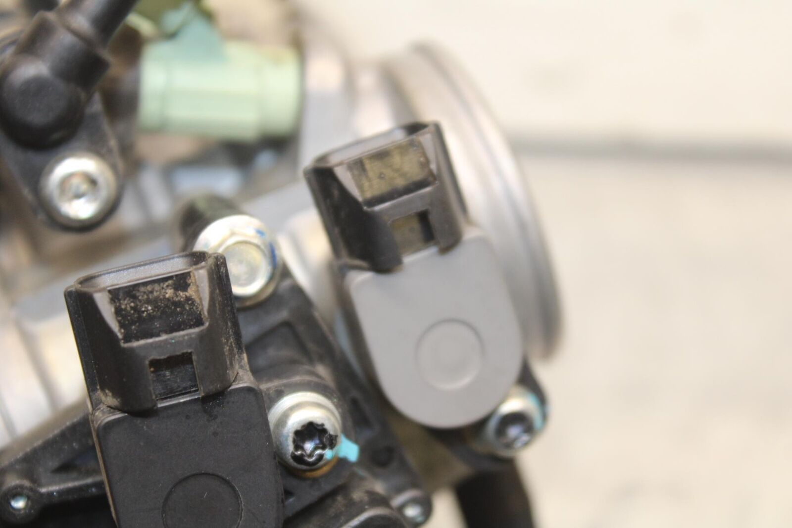 12-17 KAWASAKI ER-6N Z650 MAIN FUEL INJECTORS / THROTTLE BODIES BB607