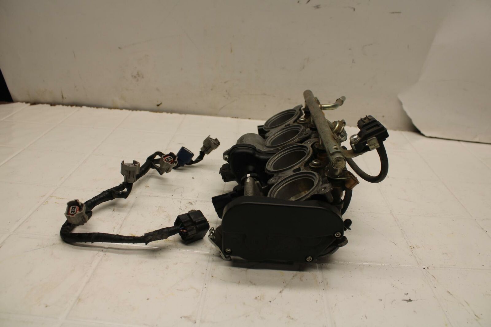 08-16 YAMAHA YZF R6 MAIN FUEL INJECTORS / THROTTLE BODIES BB406