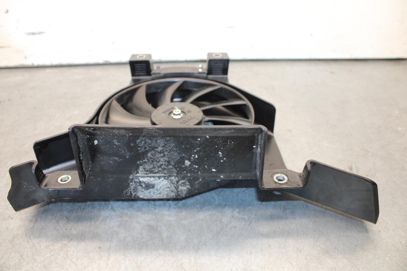 18-23 KAWASAKI NINJA 400 ENGINE RADIATOR COOLING FAN BB660