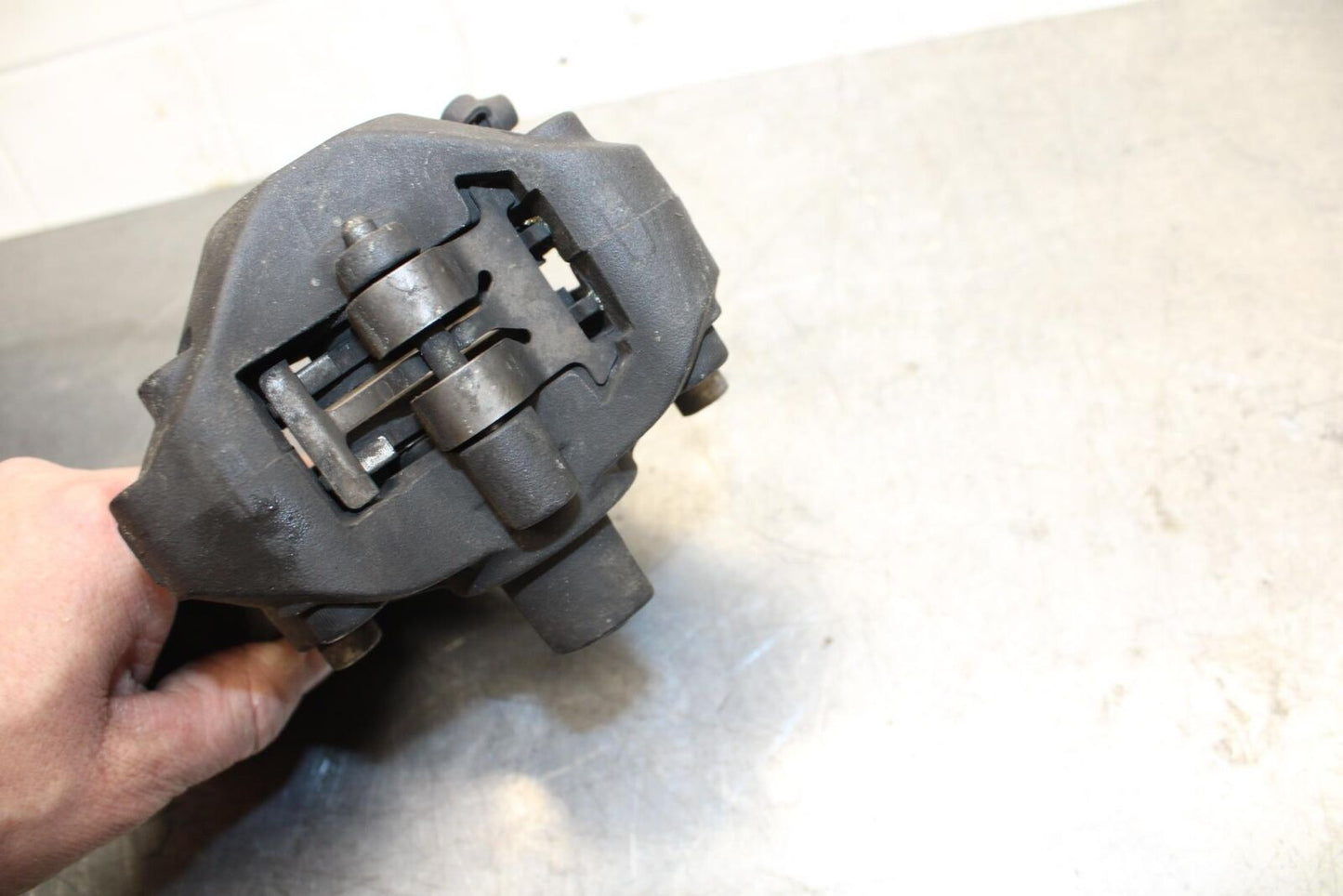 08-09 KAWASAKI NINJA ZX14R REAR BACK BRAKE CALIPER W MOUNT BRACKET BB73