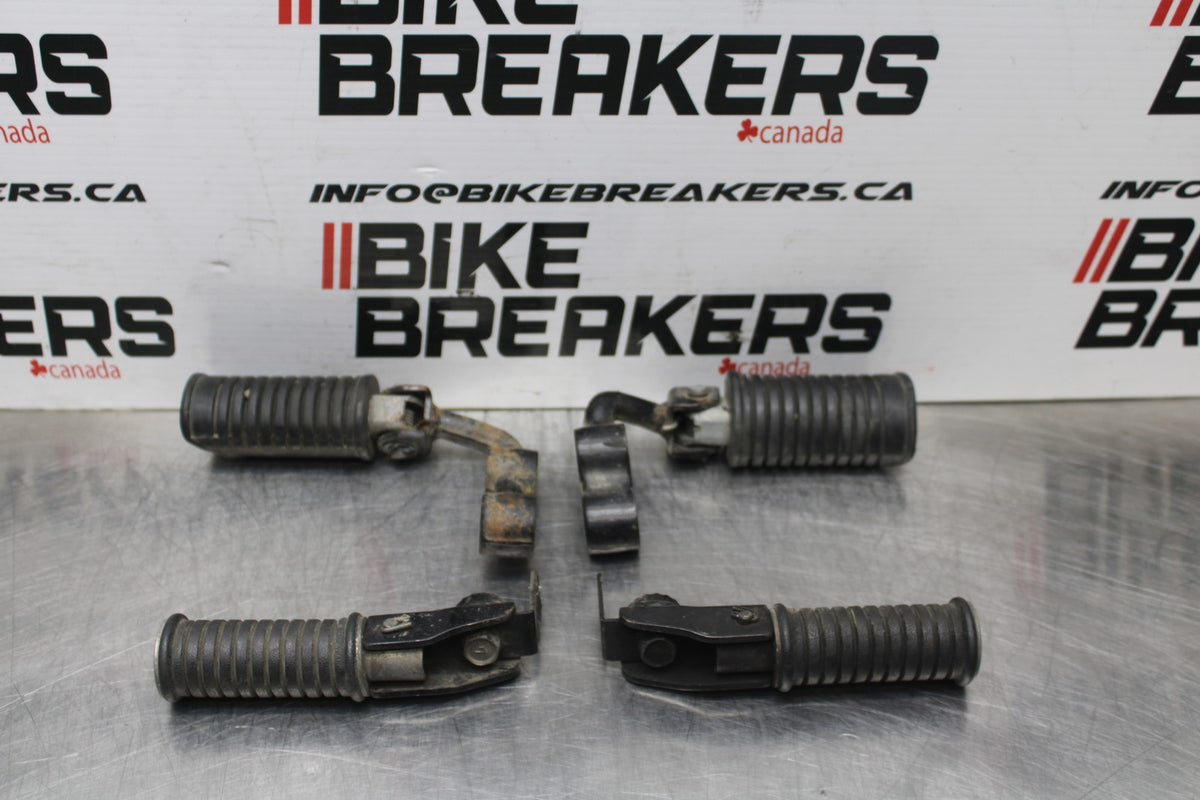 78-79 SUZUKI GS1000 FRONT & REAR FOOT RESTS PEGS STEPS SET PAIR BB787