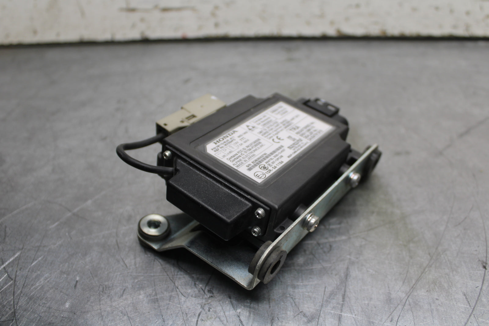 14 HONDA CTX1300A RADIO STEREO CONTROL UNIT BB732