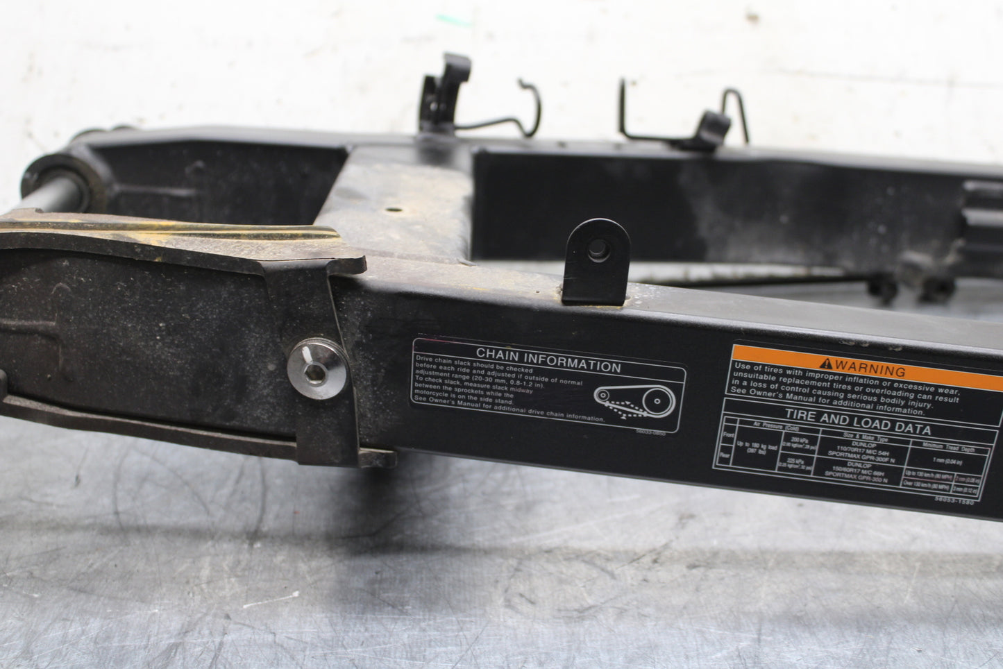 19-22 KAWASAKI Z400 REAR SWINGARM BACK SUSPENSION SWING ARM BB708