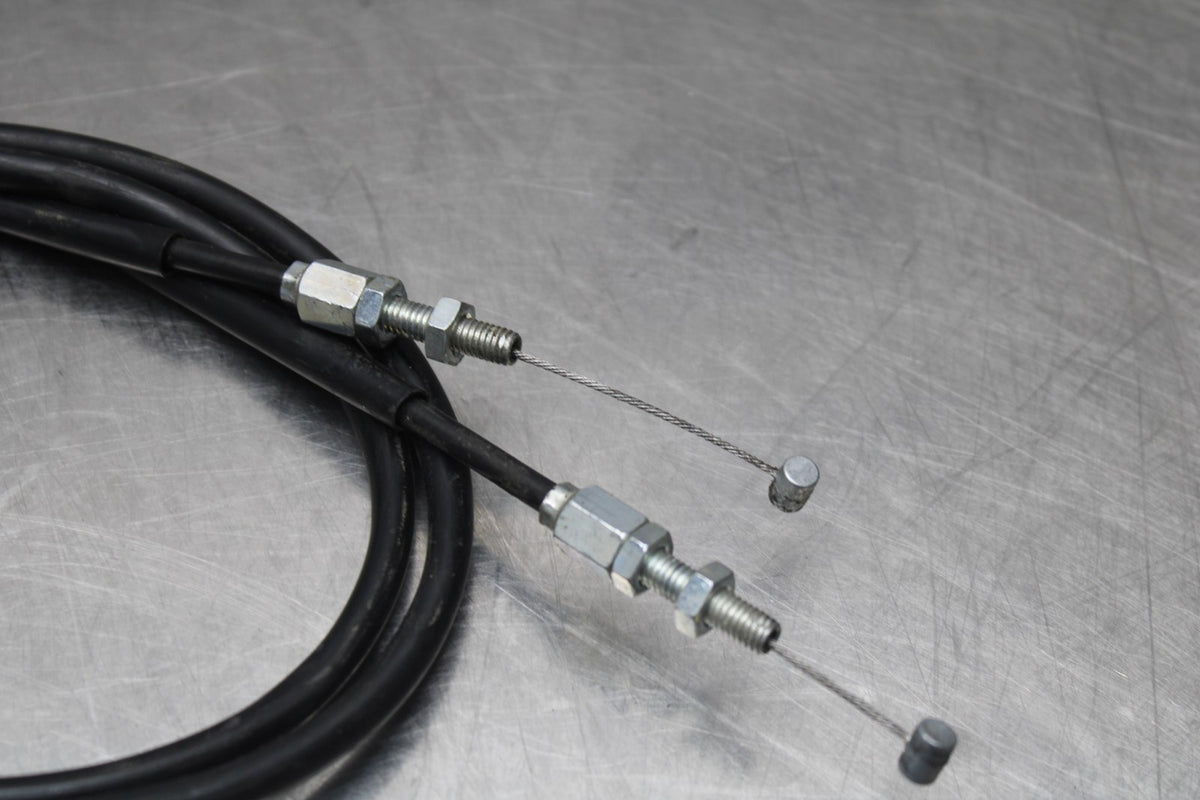 15 SUZUKI GW250F THROTTLE CABLES LINES BB789