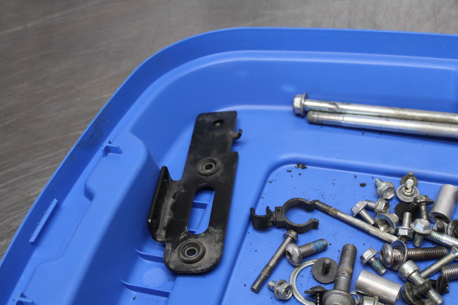 06-07 SUZUKI GSXR 600 MOUNTING BOLTS HARDWARE MOTOR SCREWS BB170