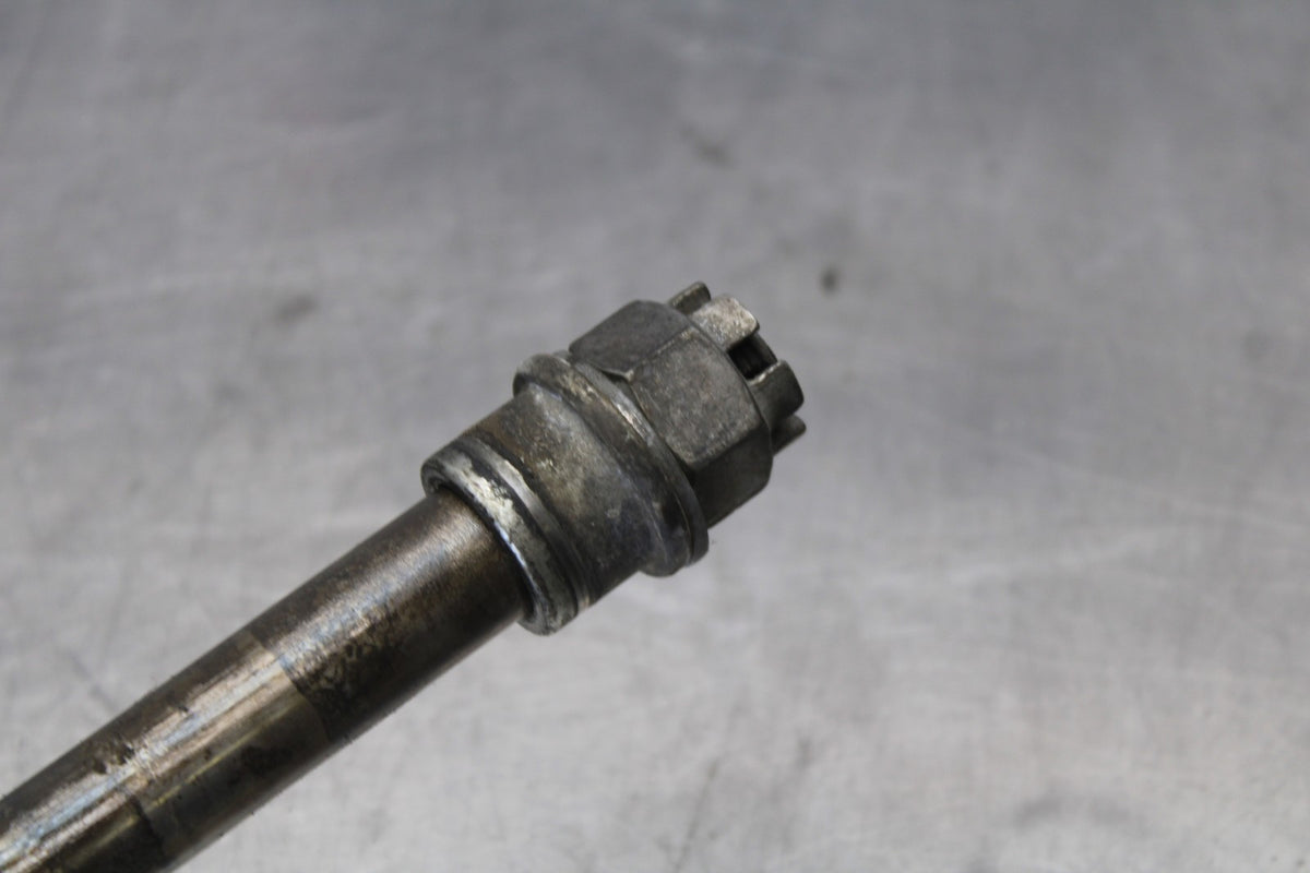 03 KAWASAKI VULCAN 1600 REAR AXLE BACK WHEEL RIM PIVOT BOLT AXEL BB865