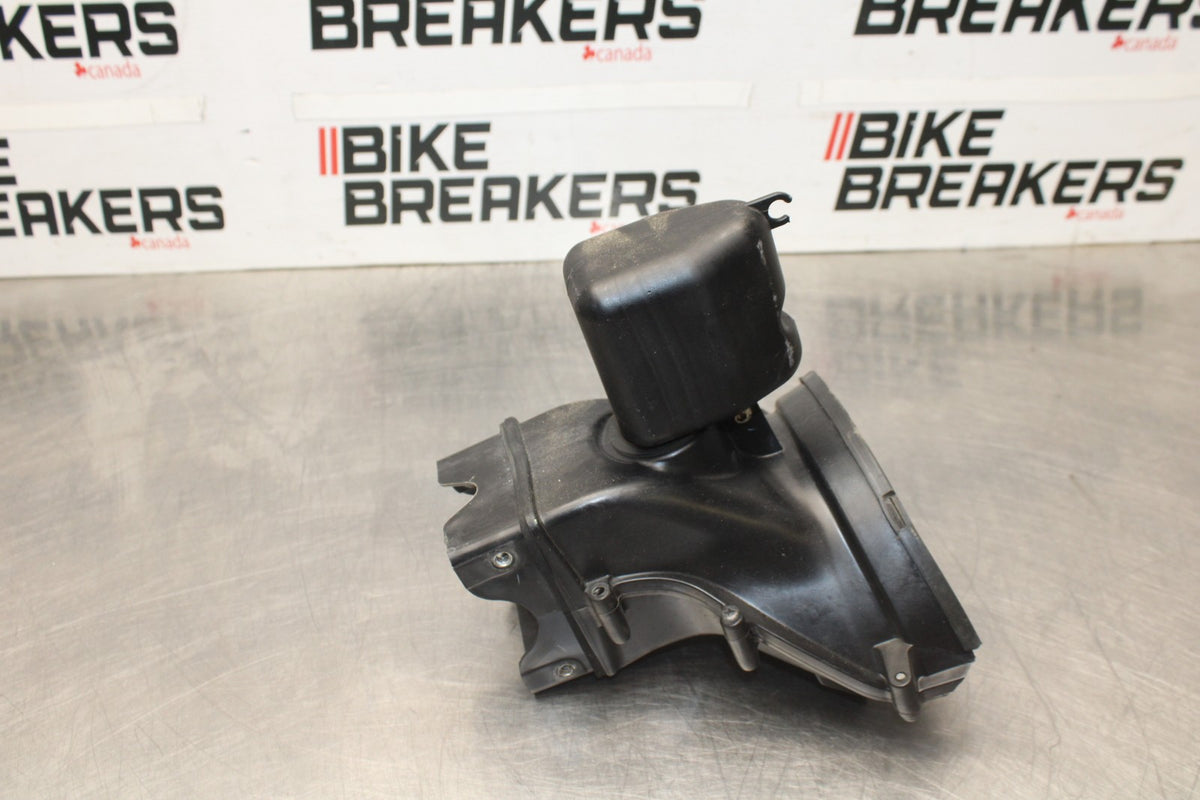 08 KAWASAKI NINJA ZX10R UPPER FAIRING MIRROR GAUGES STAY BRACKET BB902