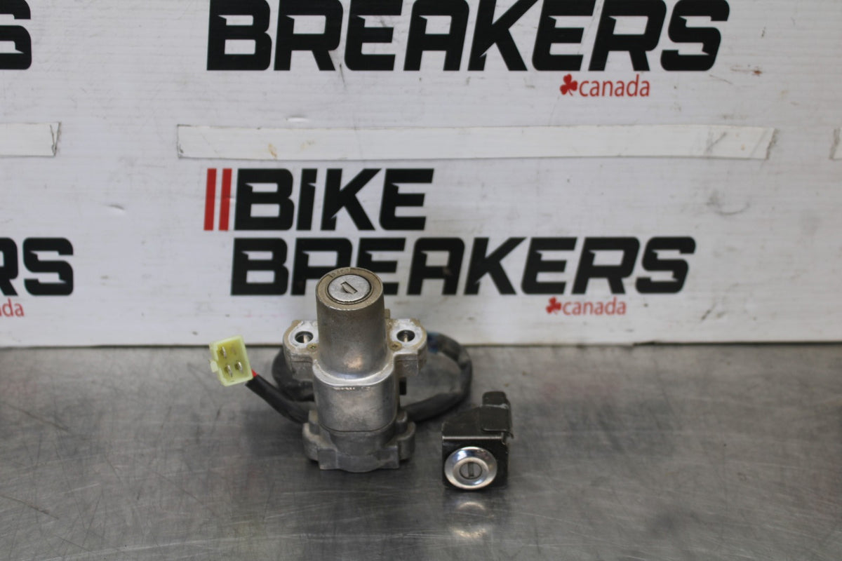 98-05 HONDA SUPER HAWK 1000 VTR1000F IGNITION LOCK & SEAT LOCK NO KEY BB924