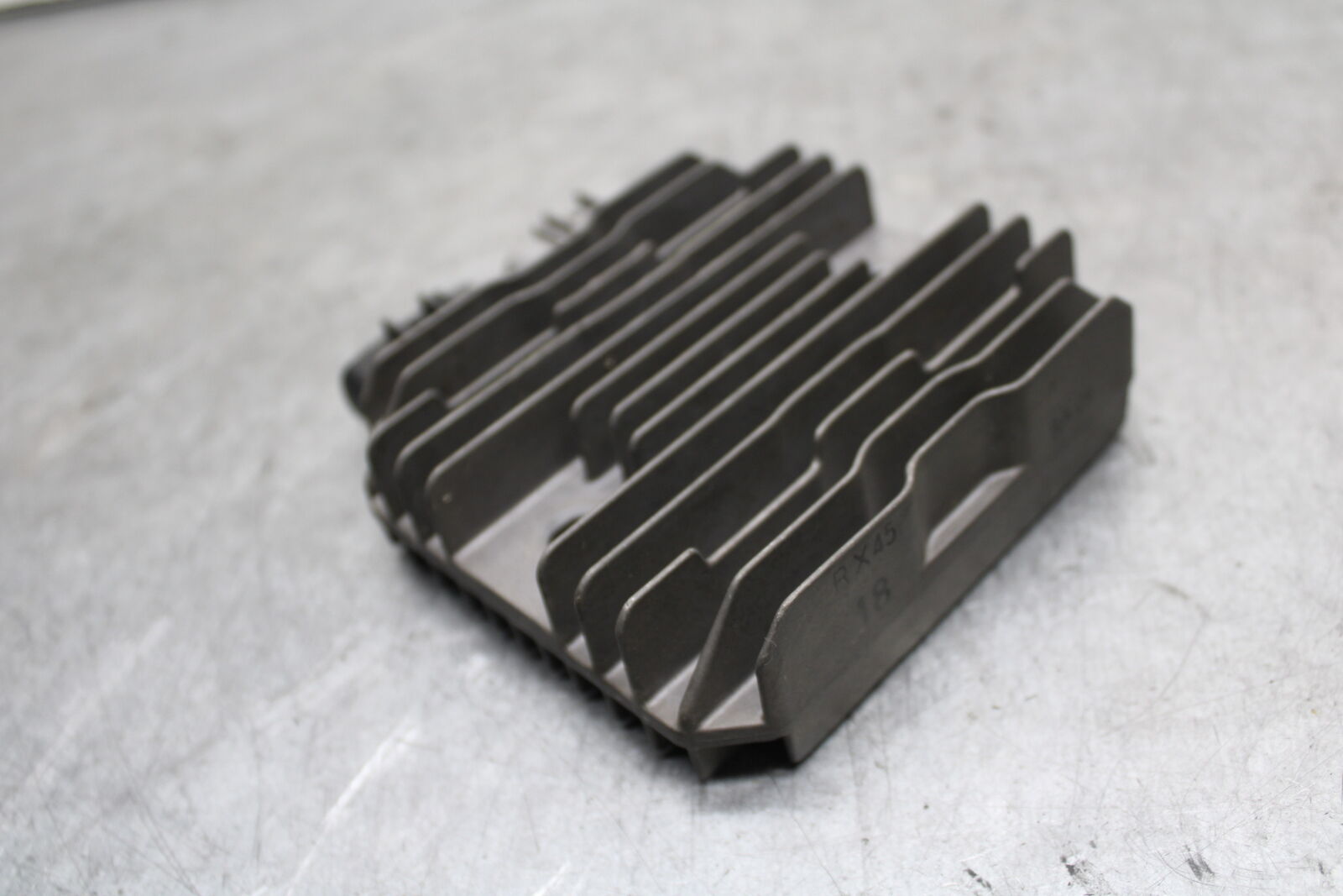 13-18 KAWASAKI NINJA ZX6R RECTIFIER VOLTAGE REGULATOR 21066-0730 BB666