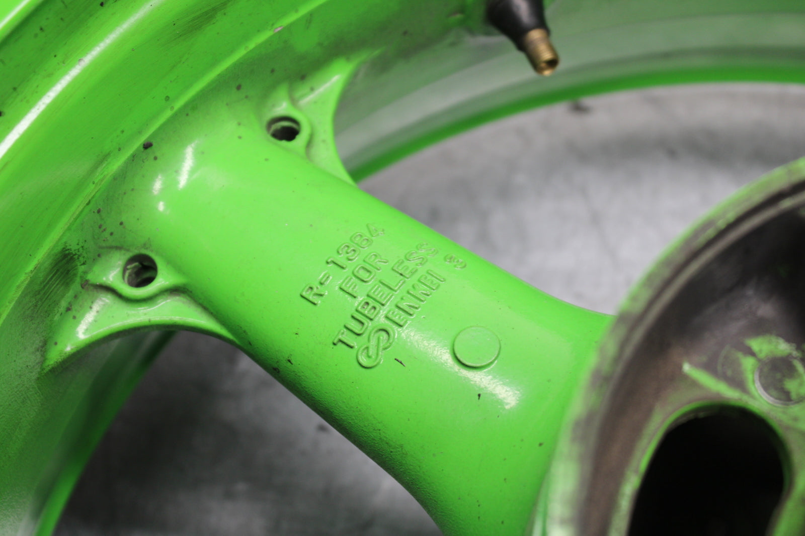 00-02 KAWASAKI NINJA ZX6R REAR WHEEL BACK RIM BB750