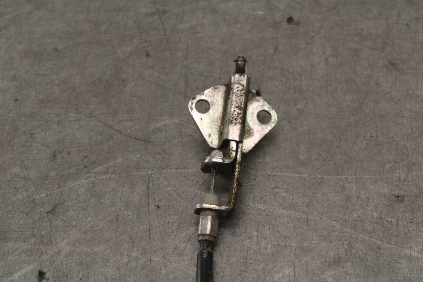 09-15 YAMAHA FZ6R REAR PASSENGER SEAT LATCH LOCK ASSEMBLY BB686