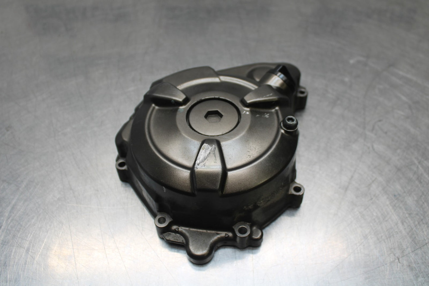 14-17 YAMAHA FZ07 STATOR MAGNETO ALTERNATOR GENERATOR COVER BB766