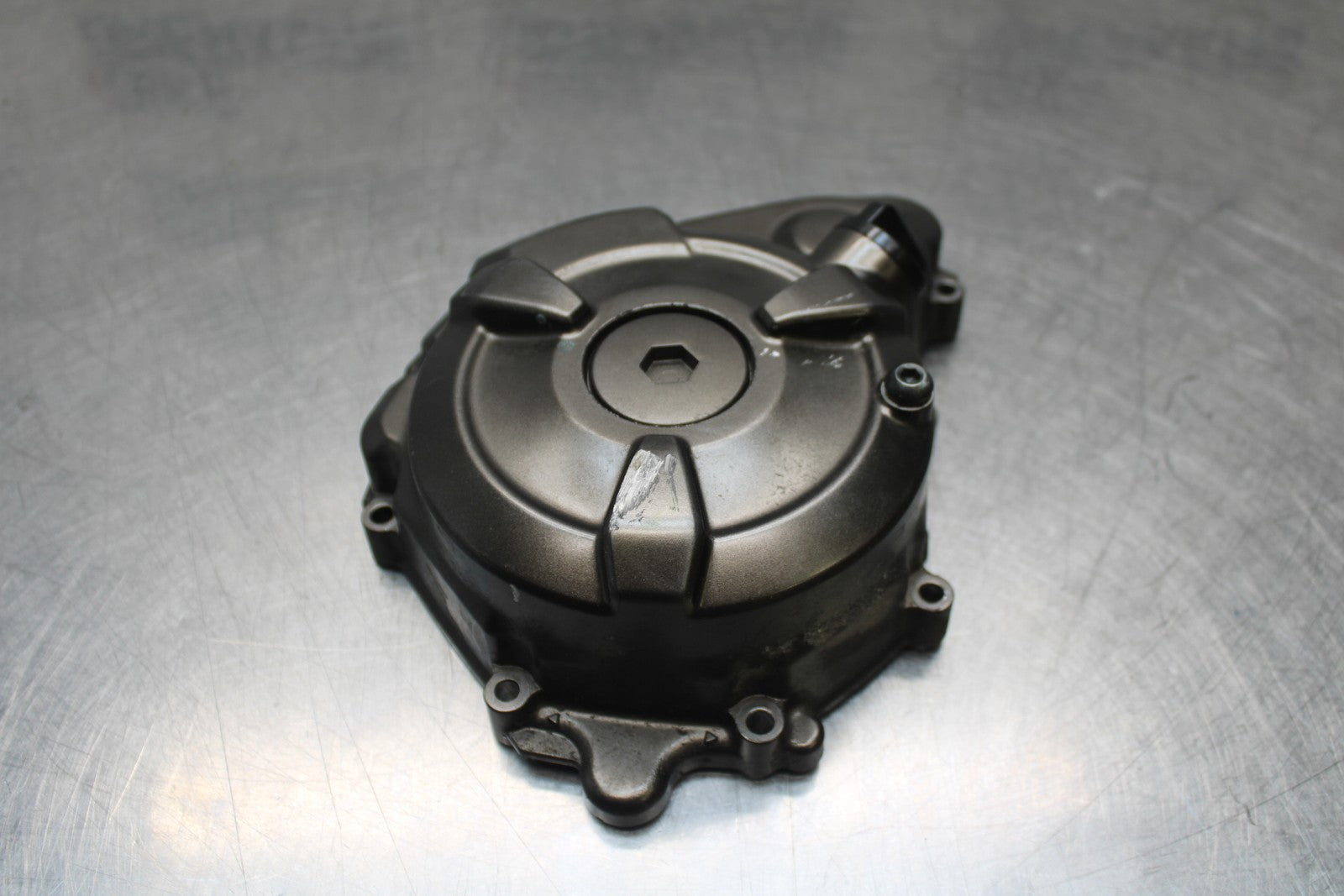 14-17 YAMAHA FZ07 STATOR MAGNETO ALTERNATOR GENERATOR COVER BB766