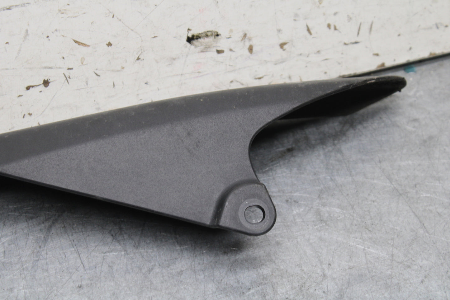 13-18 KAWASAKI NINJA ZX6R REAR BACK DRIVE CHAIN GUARD COVER 36014-0048 BB666