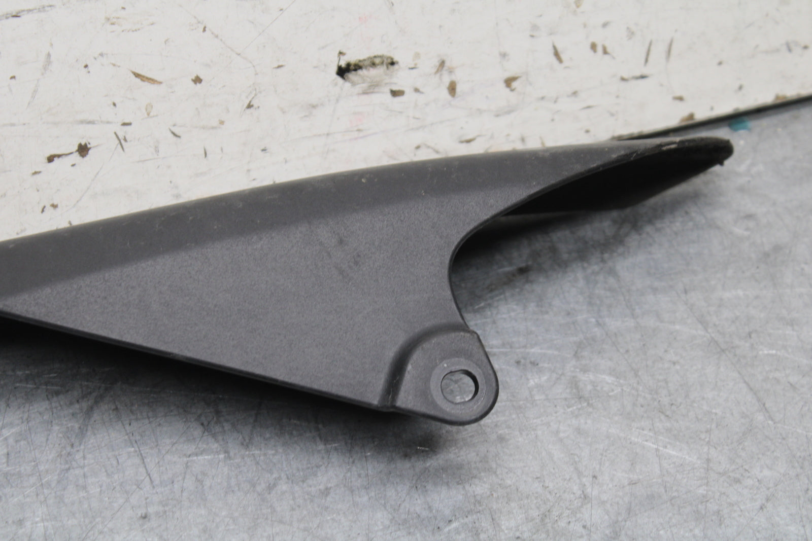 13-18 KAWASAKI NINJA ZX6R REAR BACK DRIVE CHAIN GUARD COVER 36014-0048 BB666