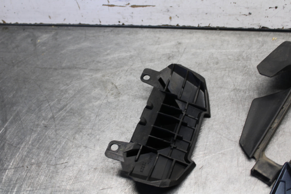 21-24 YAMAHA MT-07 MISCELLANEOUS PANELS COVERS TRIM  COWLS BB662