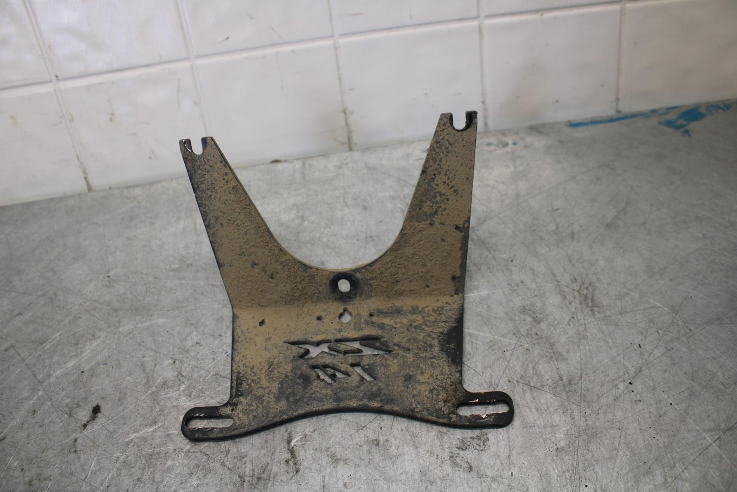 06-07 KAWASAKI NINJA ZX14R AFTERMARKET REAR BACK TAIL LIGHT MOUNT BRACKET bb433